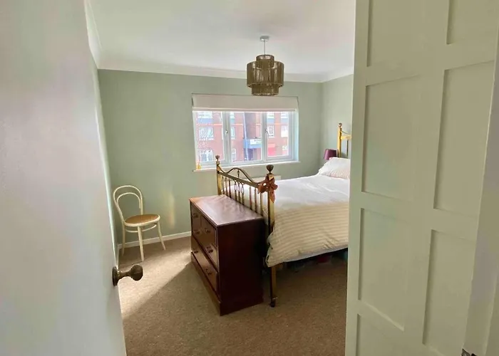 2 Bed House, Garden, Parking, Close To Centre Apartmán *